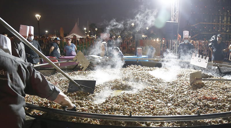 Paella gigante