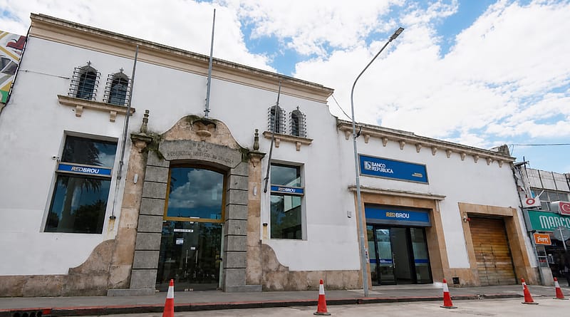 Fachada República AFAP Maldonado